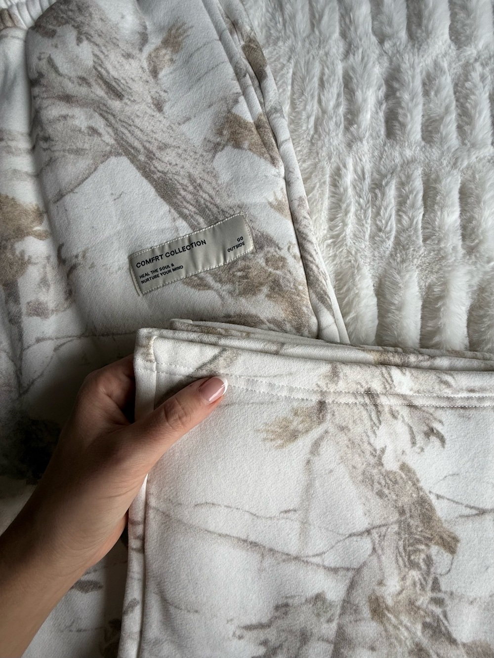NWT- Comfrt Limited Edition White Oak Camo Straight Leg Sweatpant Size M - Picture 9 of 10